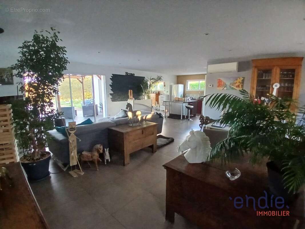 Maison à MOUSCARDES