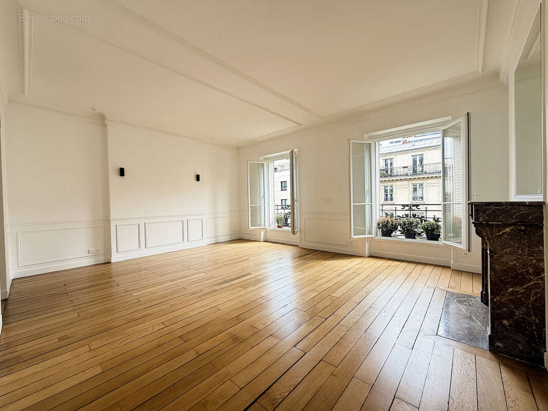 Appartement à PARIS-12E