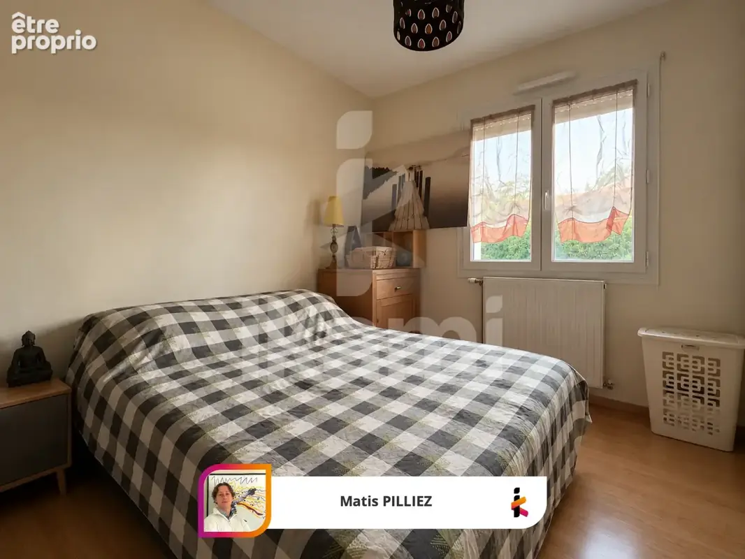 Maison de plain-pied avec 3 chambres, garage et jardin arboré de 818 m2 - photo 8
