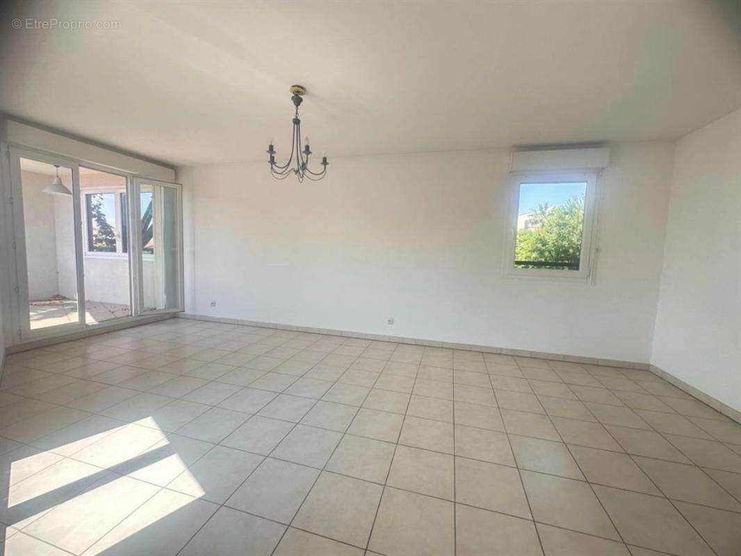 Appartement à SIX-FOURS-LES-PLAGES