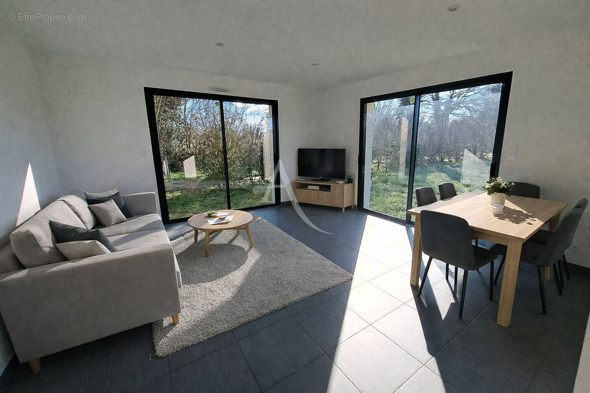 Maison à LES HERBIERS