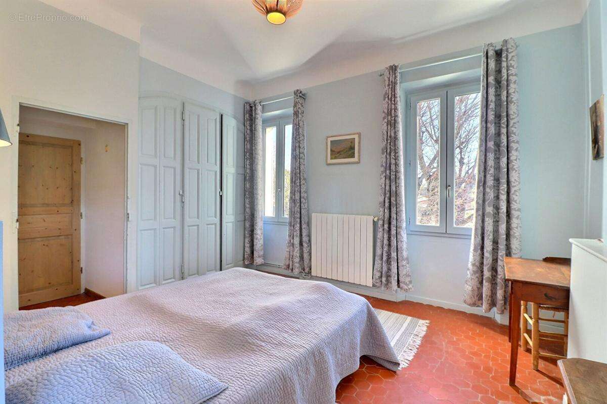 Maison à LE CASTELLET