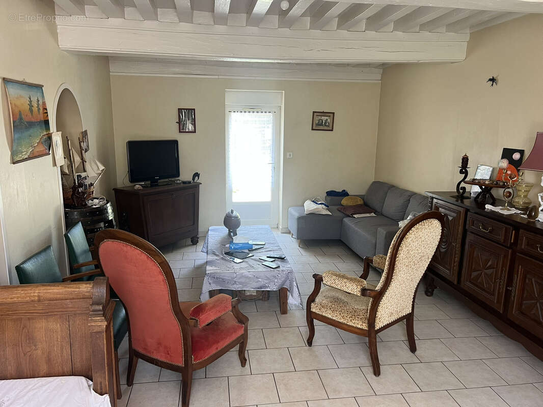 Maison à VENDENESSE-LES-CHAROLLES