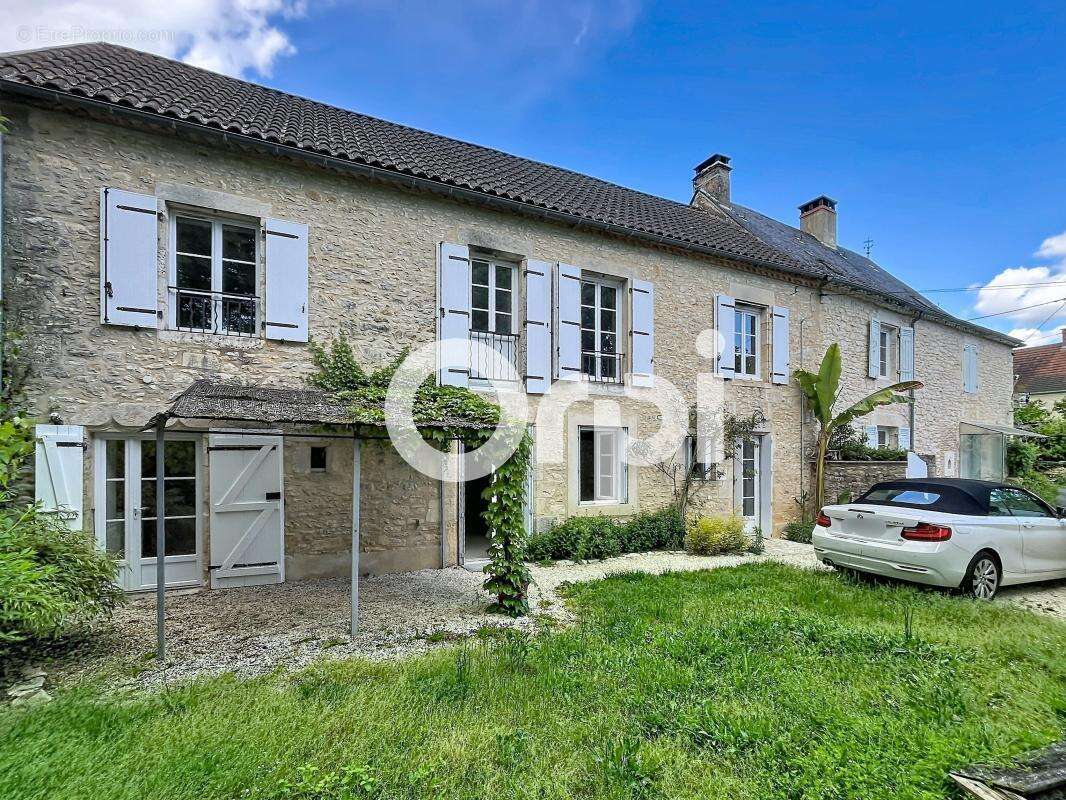 Maison à CUBJAC