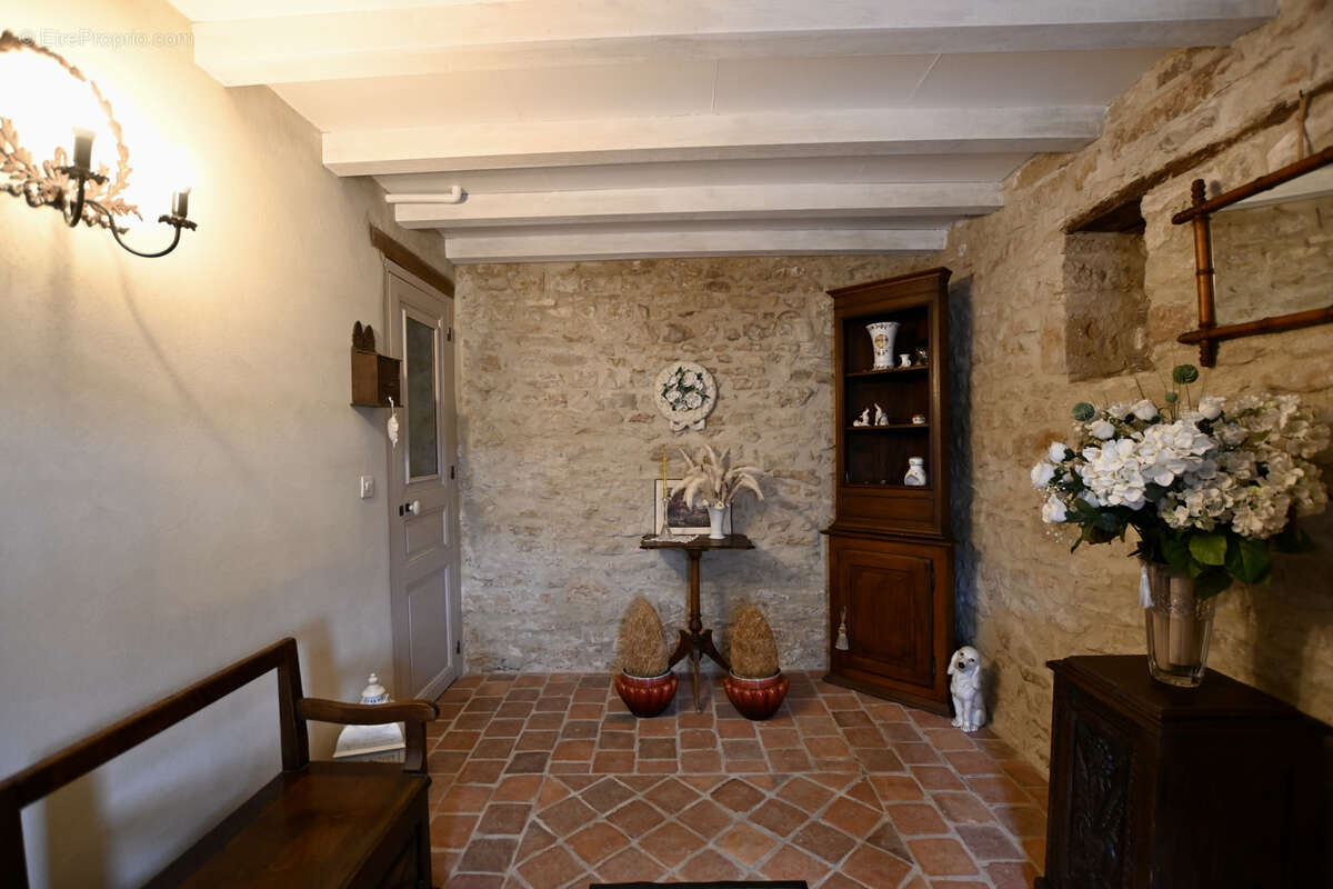 Maison à NEUFFONTAINES