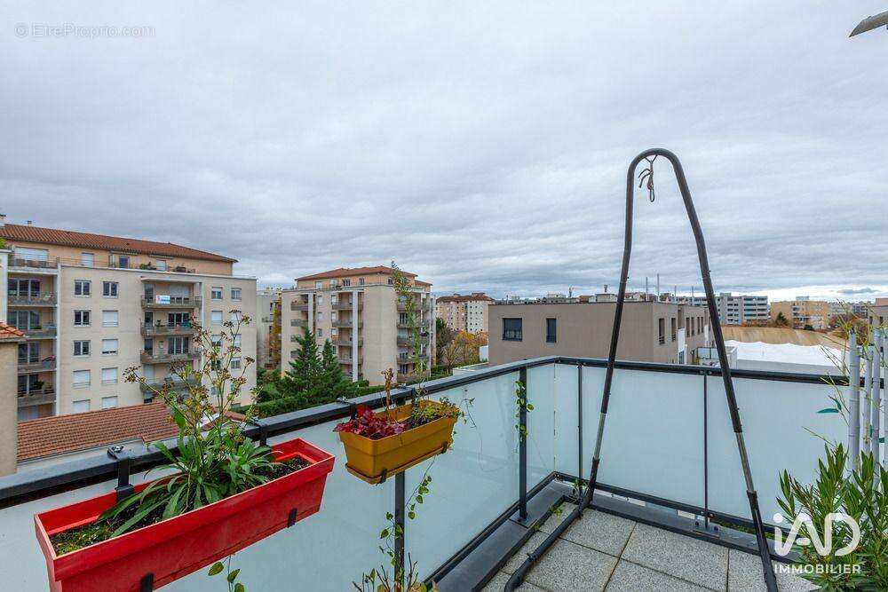 Photo 3 - Appartement à VILLEURBANNE