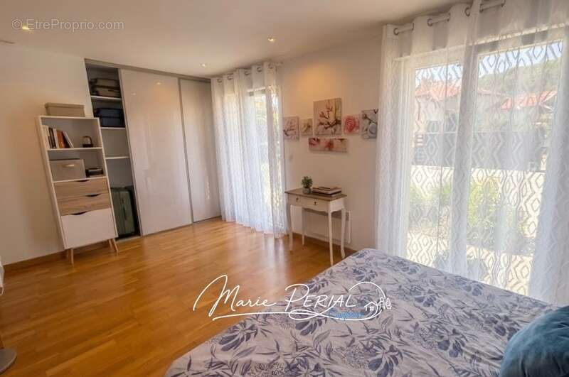 Magnifique maison de plain-pied de 119 m² – Un cadre de vie privilégié à Allamps - photo 10