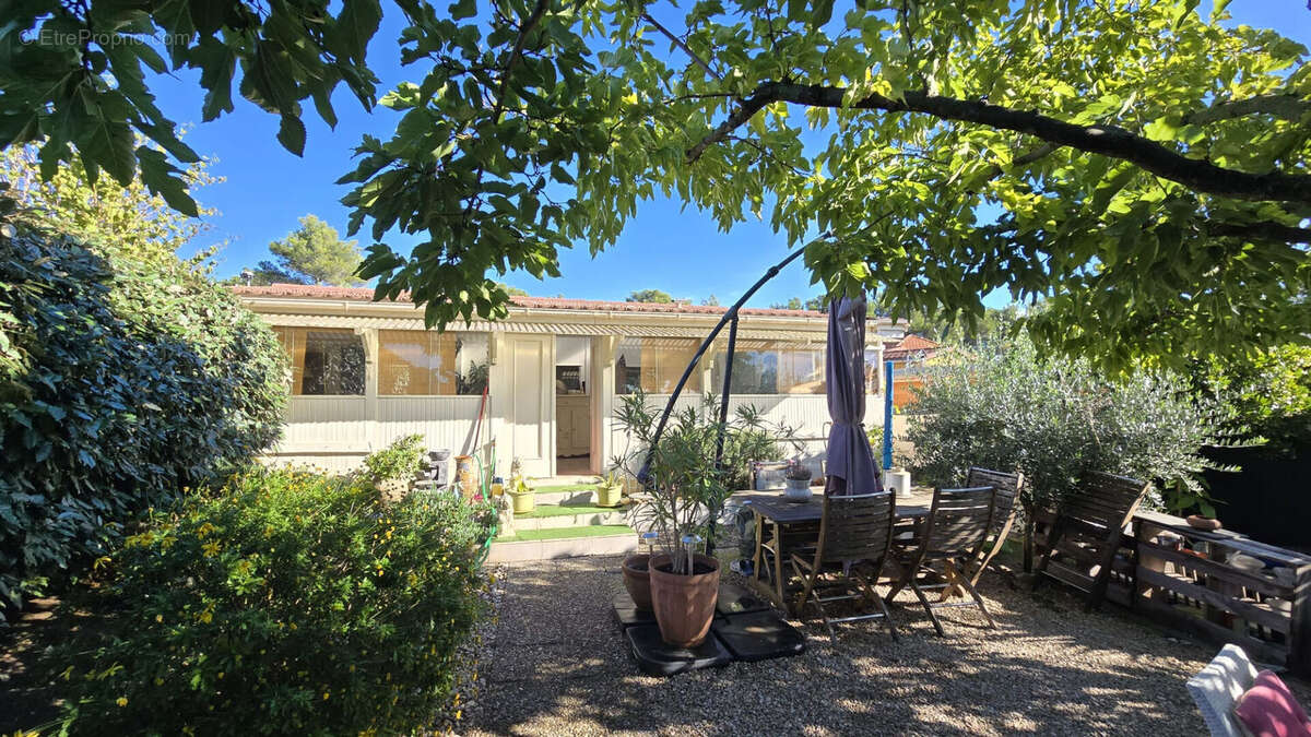 Maison à LE CASTELLET