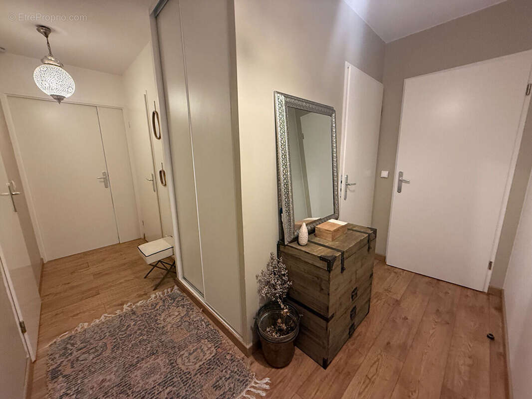 Appartement à FONTENAY-LE-FLEURY