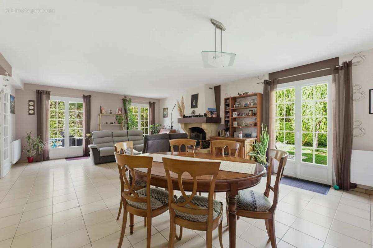 Maison familiale 7 pièces à Sadirac avec piscine - photo 6