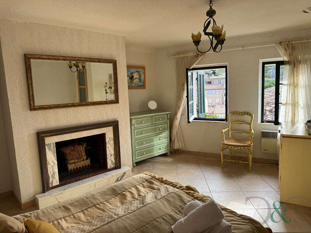 Maison à BORMES-LES-MIMOSAS