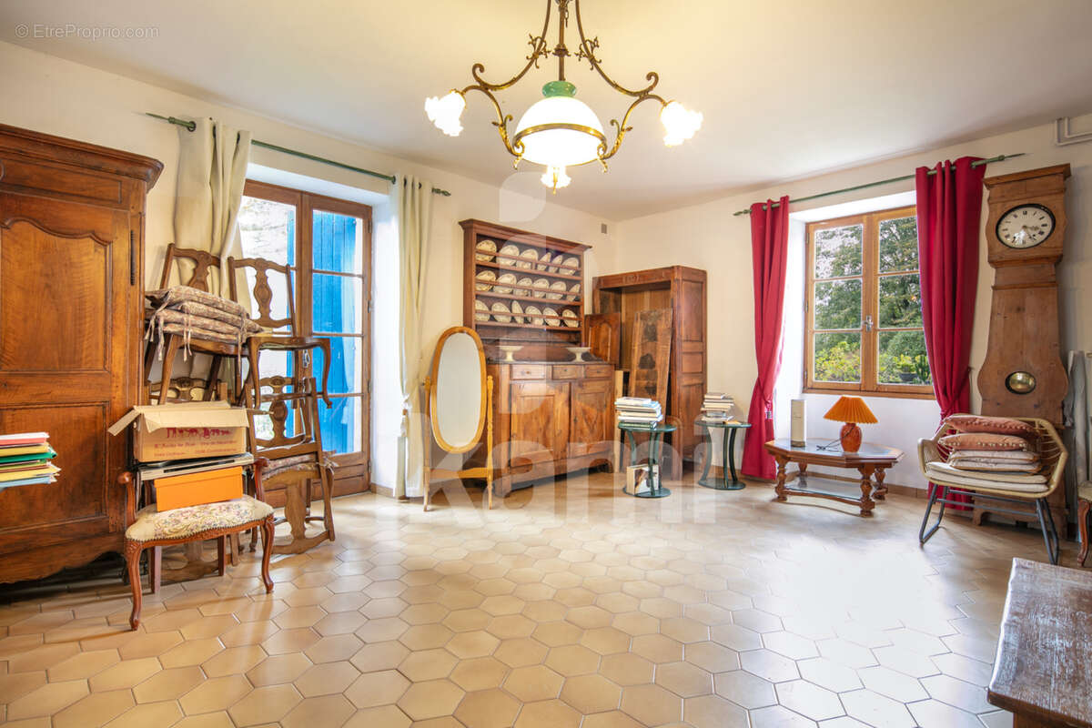 Maison à CHATEAUNEUF-DE-GALAURE