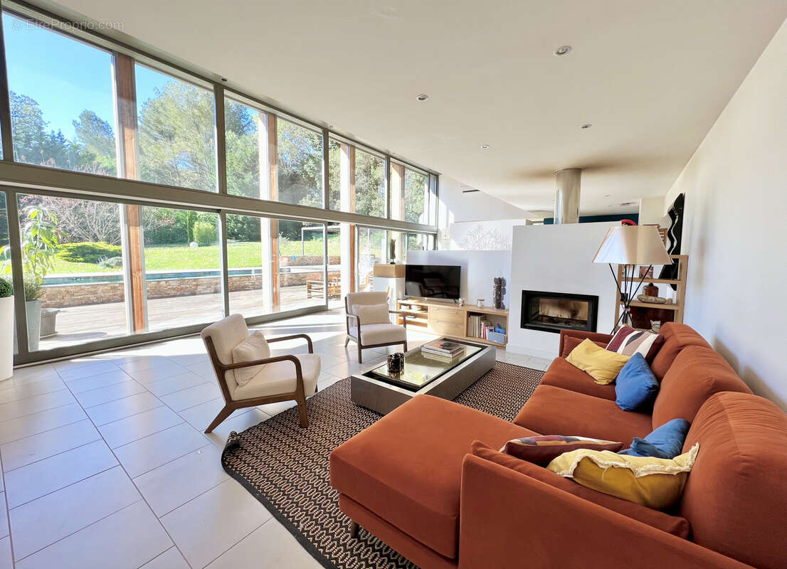 Maison à MEYRARGUES