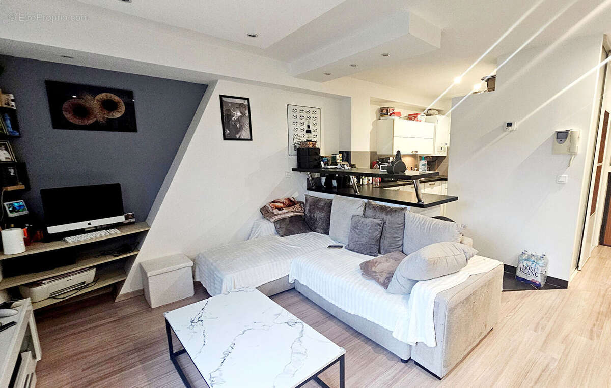 Appartement à LAY-SAINT-CHRISTOPHE