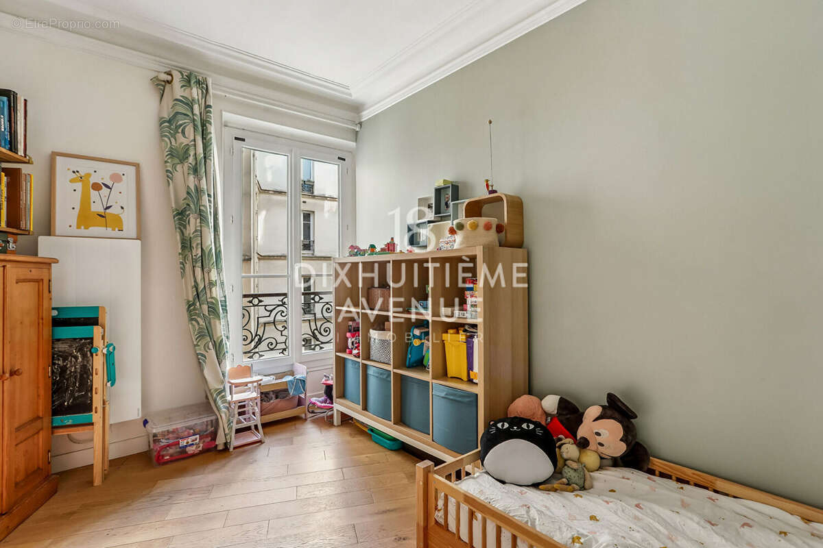 Appartement à PARIS-18E