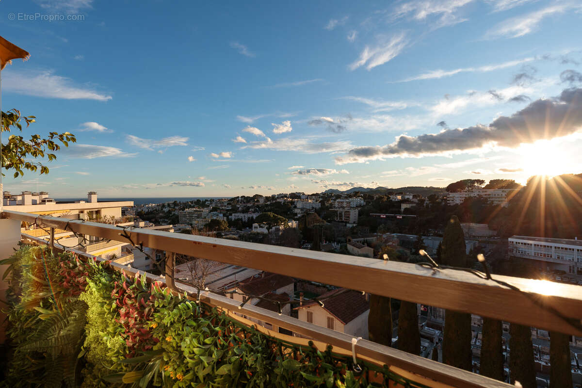 Appartement à LE CANNET