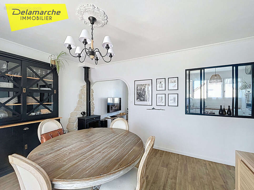 Maison à DONVILLE-LES-BAINS