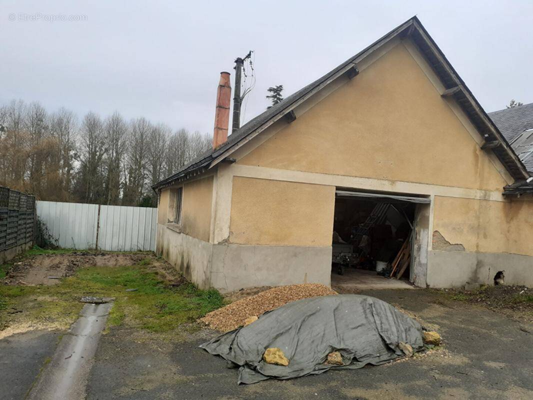 Parking à BAUGE