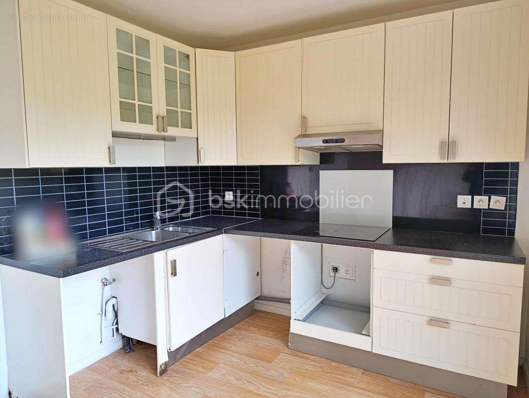 Appartement à LE MESNIL-SAINT-DENIS