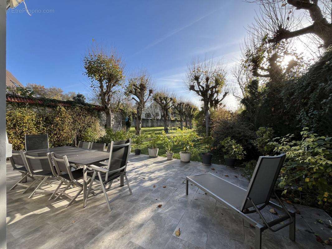 Maison à SAINTRY-SUR-SEINE