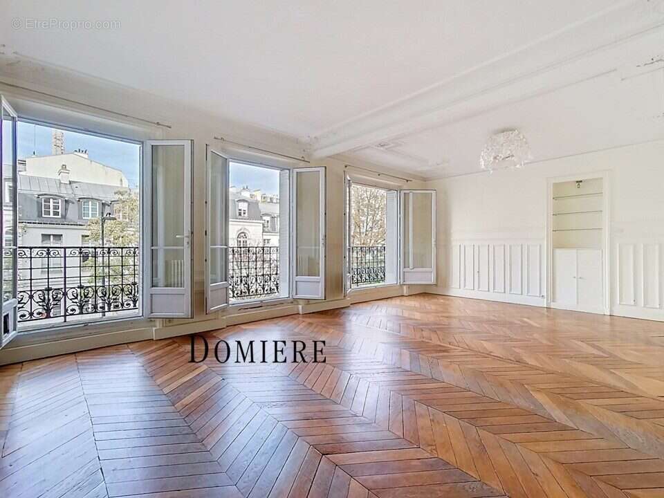 Appartement à PARIS-17E