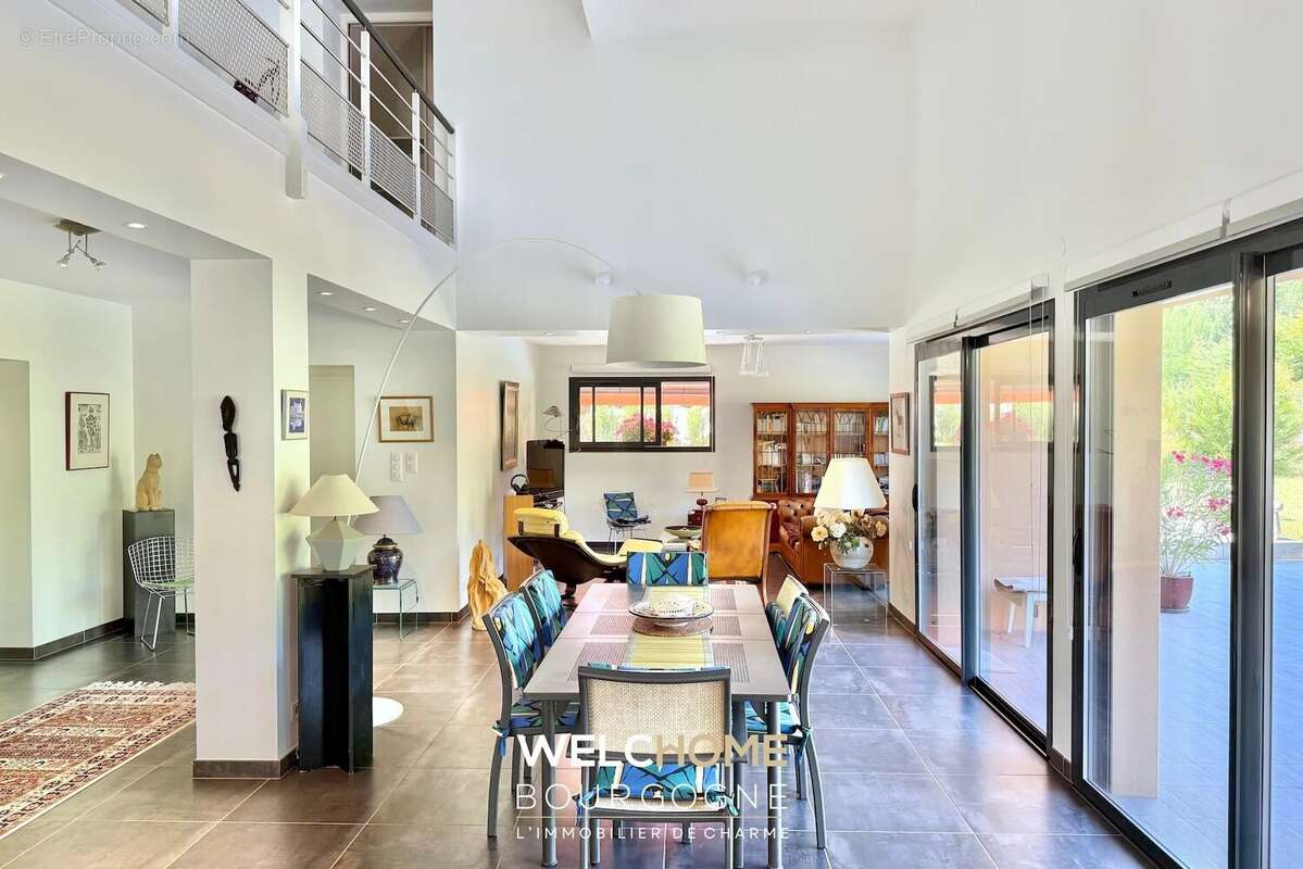 Maison à DRACY-LE-FORT