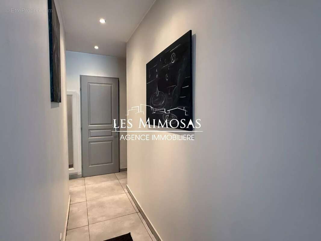 Maison à ROQUEBRUNE-SUR-ARGENS