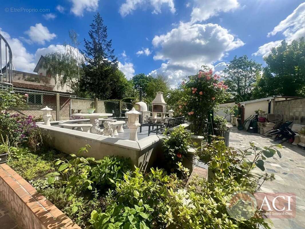 59952605f.jpg - Maison à PIERREFITTE-SUR-SEINE