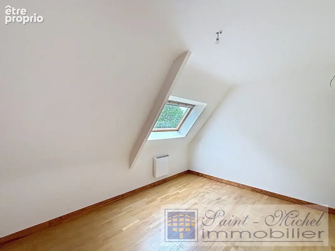 LOCUNOLÉ au bourg, maison de 116 m² avec jardin - photo 6