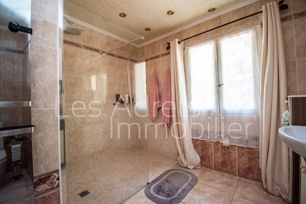 Propriété 190 m² - Plain-pied - photo 13