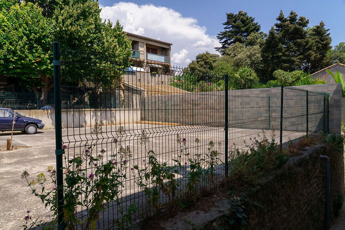 CARCASSONNE FACE CITE Immeuble sans copropriété 6 logements, 2 commerces et parking de 6 places - photo 16