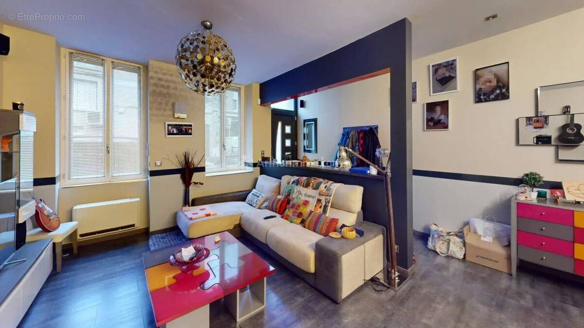 Maison à SAINT-JEAN-DE-BOURNAY