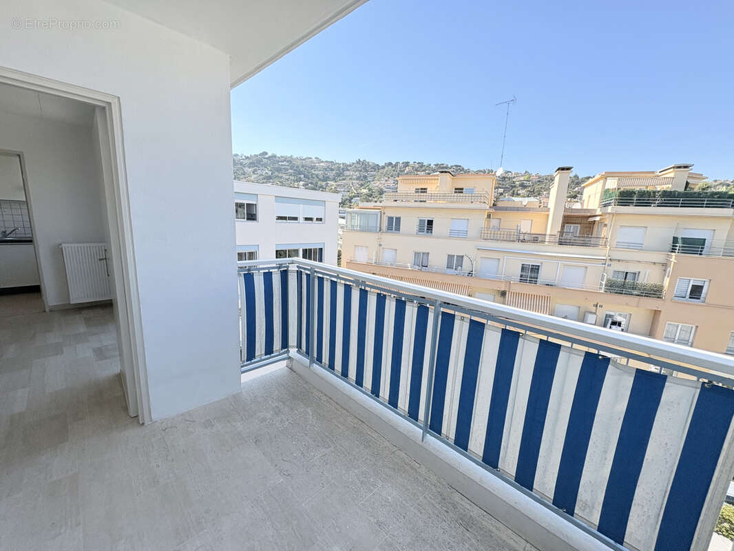 Appartement à VALLAURIS