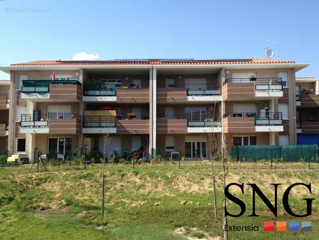 Appartement à GARONS