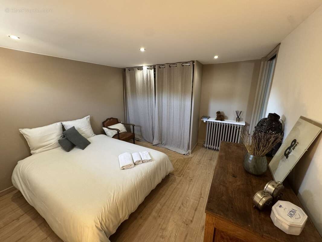 Appartement en duplex avec grande terrasse à vendre 5 pièces MEYZIEU (69) - photo 13