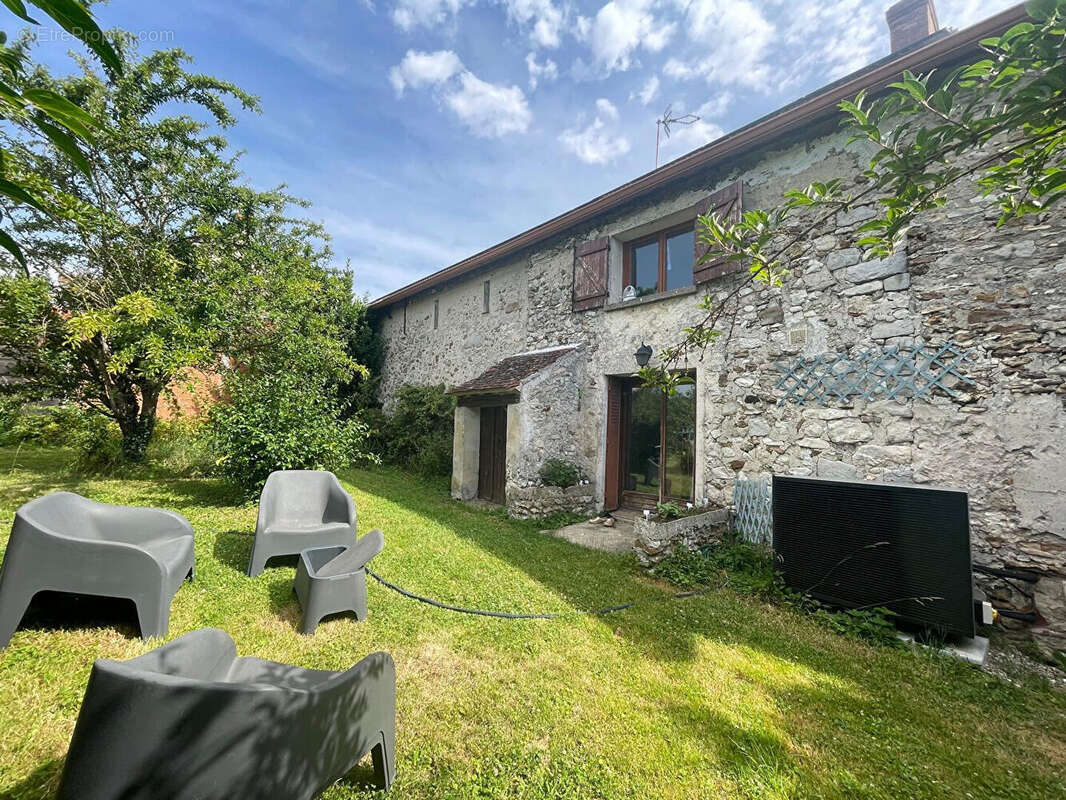 maison classé en C, avec un beau volume+ hangar de 163 m² - photo 12