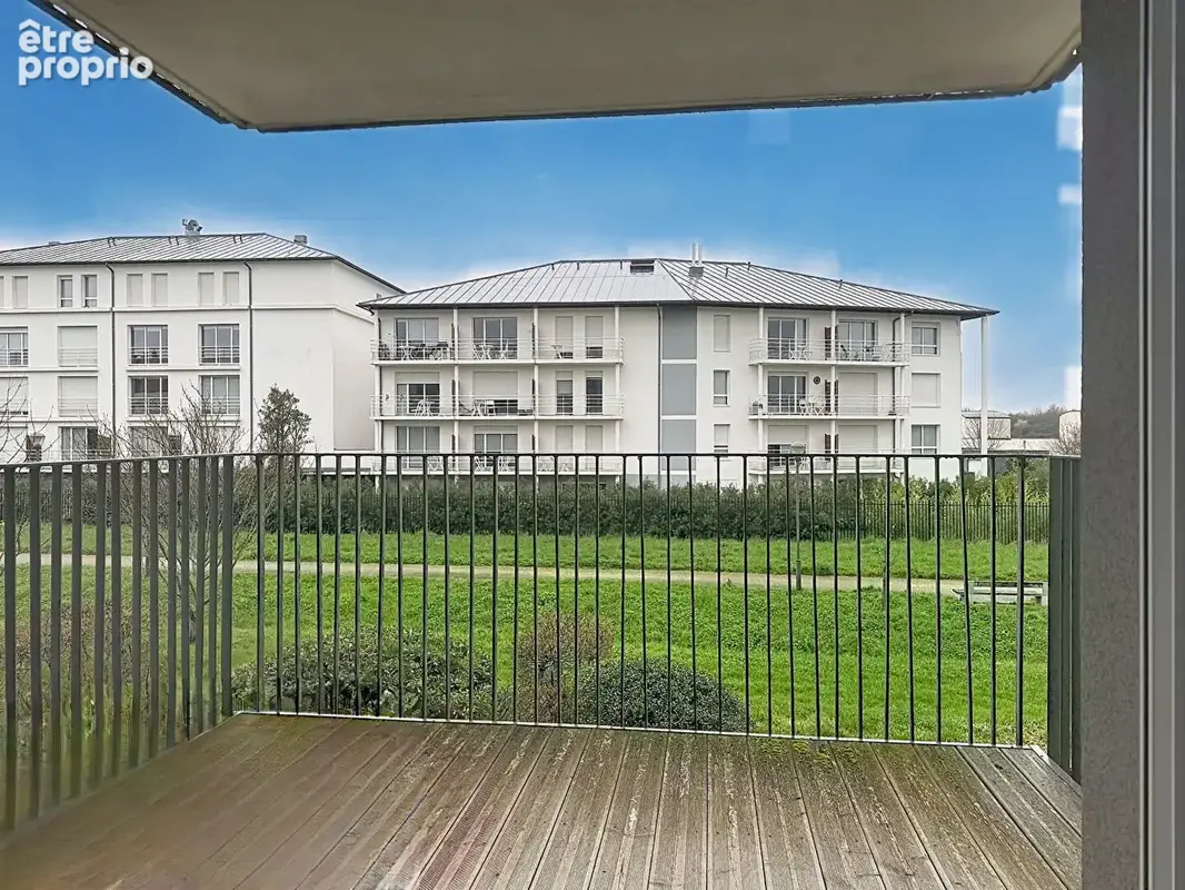 SAINT BARTHELEMY D'ANJOU -  Opportunité pour Investissement locatif ou Résidence principale - Lumineux T3 avec balcon garage - photo 7