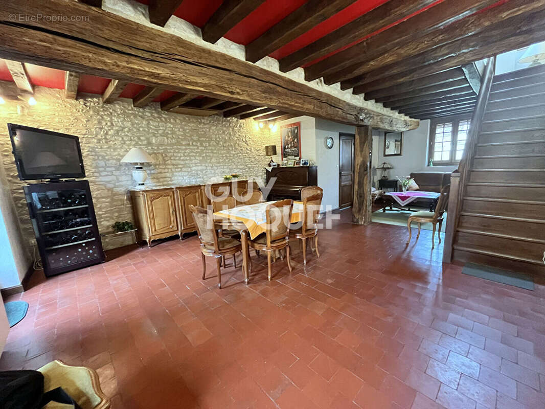 Maison à CHEMILLY-SUR-YONNE