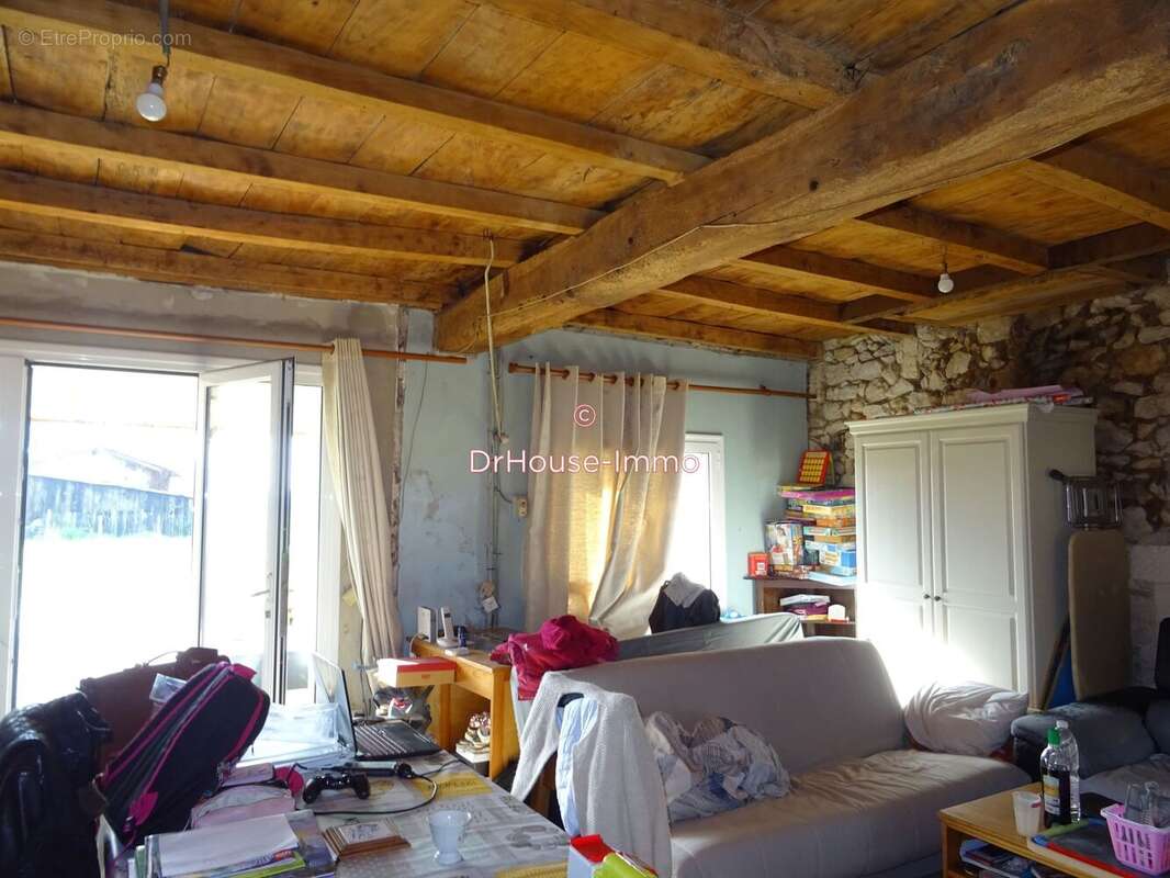 Maison 270 m² à Saint-Andre-De-Cubzac  - photo 7