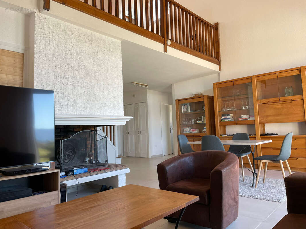 Maison à VILLENEUVE-DE-LA-RAHO