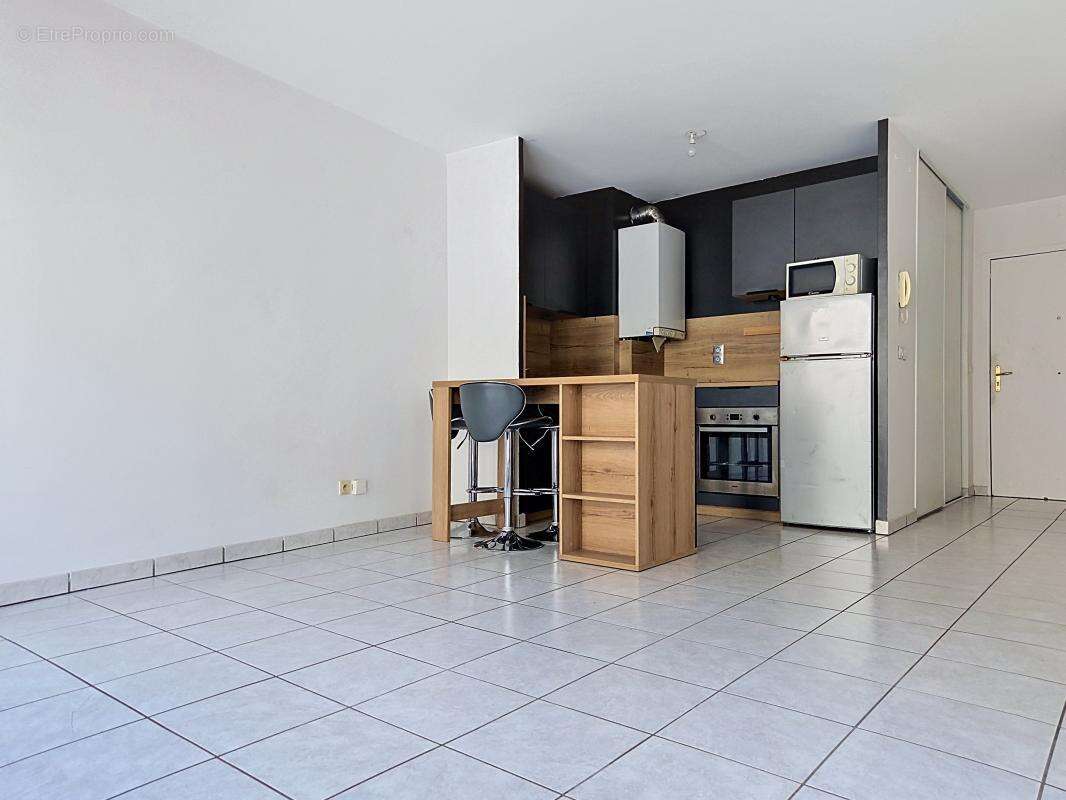 Appartement à MEYZIEU