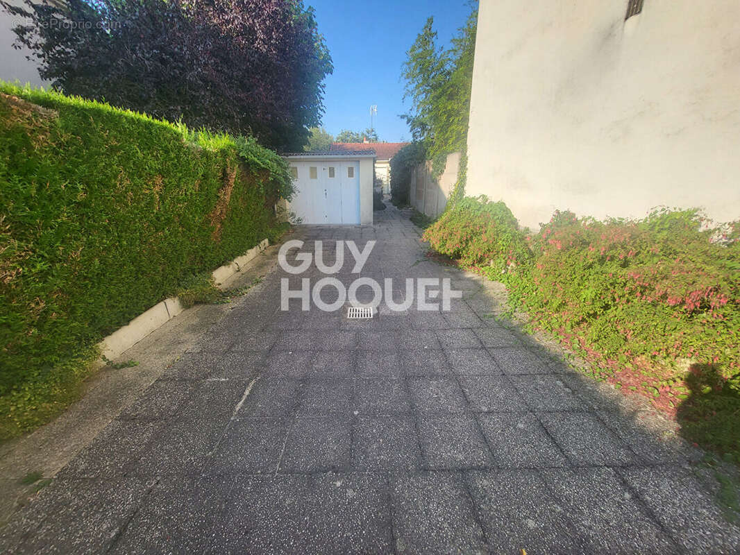 Maison à FLEURY-LES-AUBRAIS