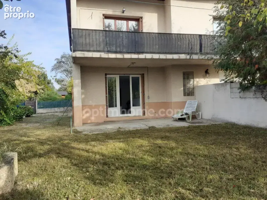 GRIGNY-SUR-RHONE, grande villa de 220 m2, pour 2 appartements en location - photo 2