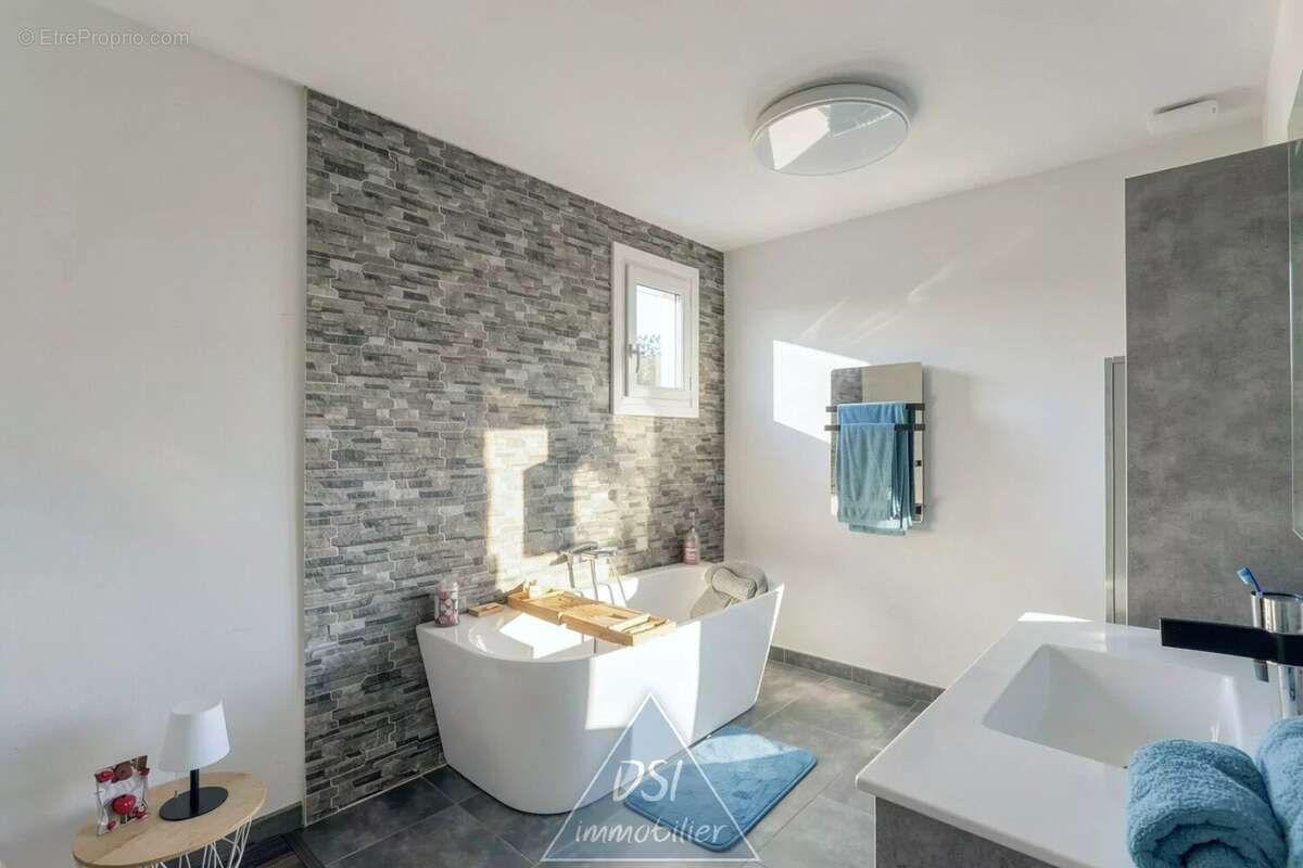 Maison à LAGNIEU