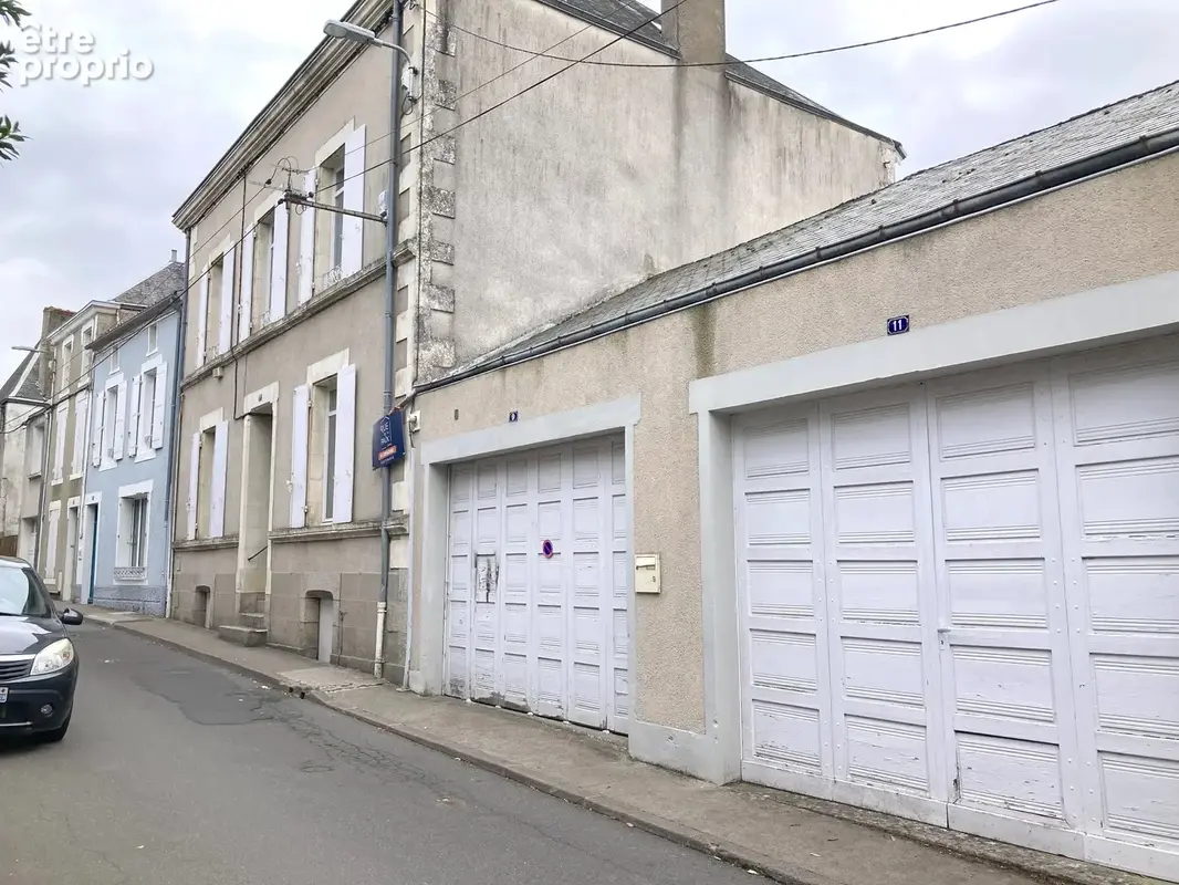 Belle Maison de Maître en centre ville avec jardin et garages - photo 5