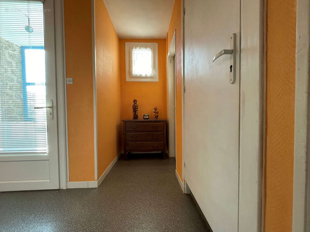 Maison à CHAMPS-SUR-TARENTAINE-MARCHAL