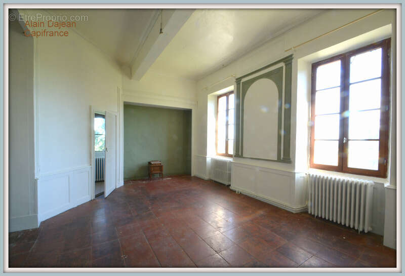 Dpt Lot et Garonne (47), à vendre proche d' AGEN Propriété P8 de 385 m² plus dépendances de 400 M2- Terrain de 25 HA - photo 17