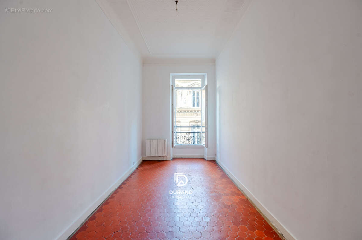 Appartement à MARSEILLE-6E