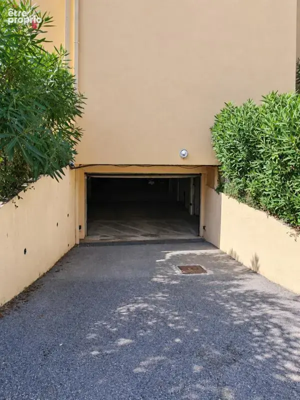 Sous garage fermé / résidence sécurisée / proche centre-ville de vence - photo 3