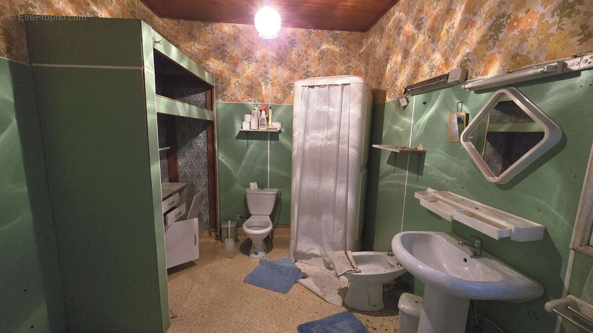 Maison de caractère avec jardin et grand garage - photo 8